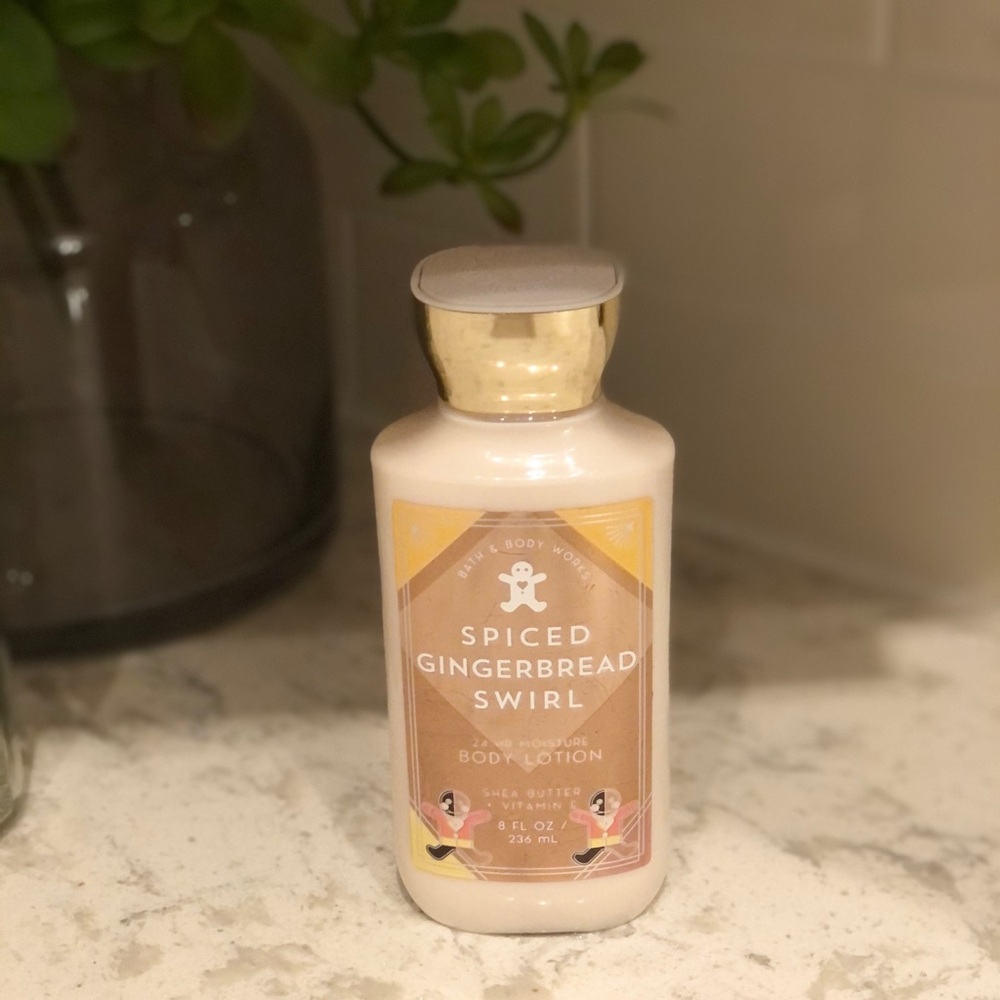 Bath & Body Works Spiced Gingerbread Swirl